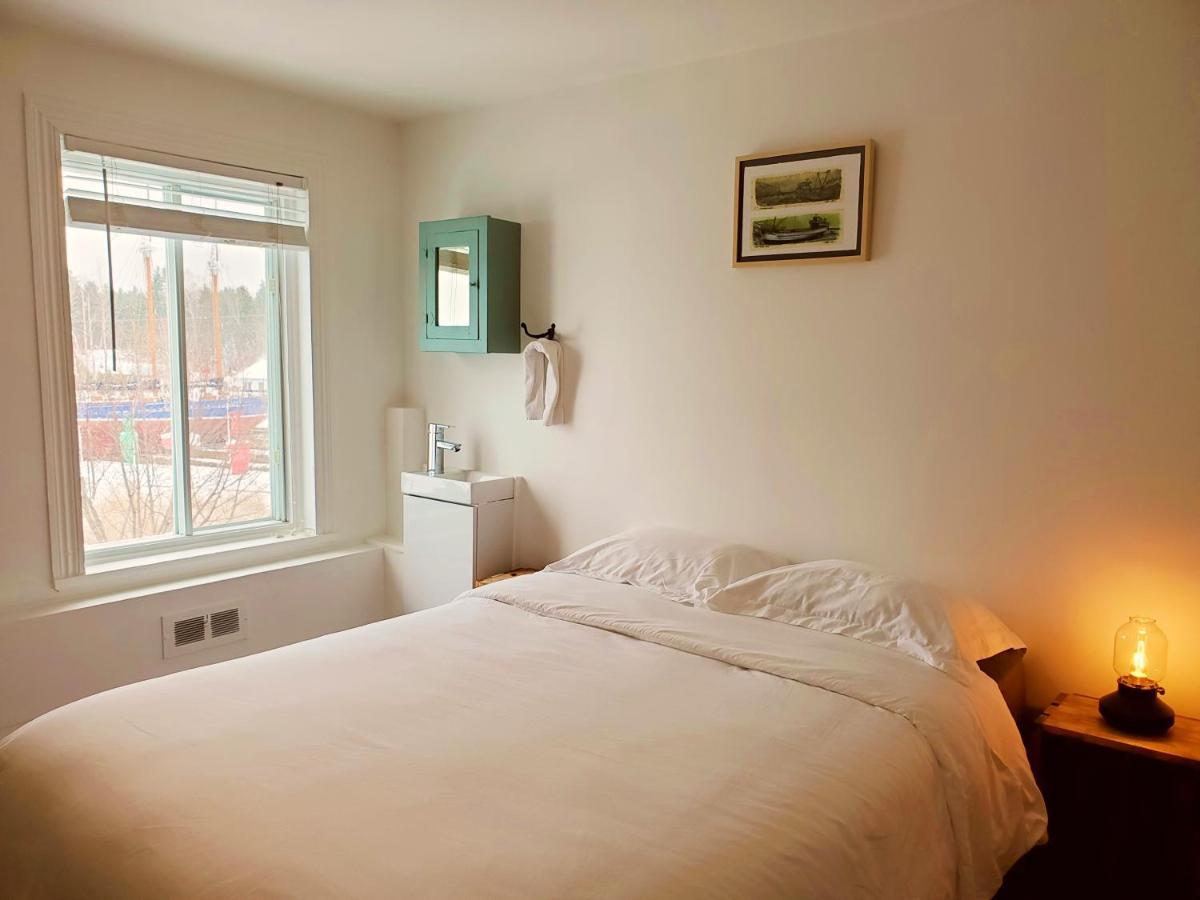 Auberge De La Rive De Charlevoix - Auberge De Jeunesse Familiale Pour Voyageurs De Tous Ages Saint-Joseph-de-la-Rive 外观 照片