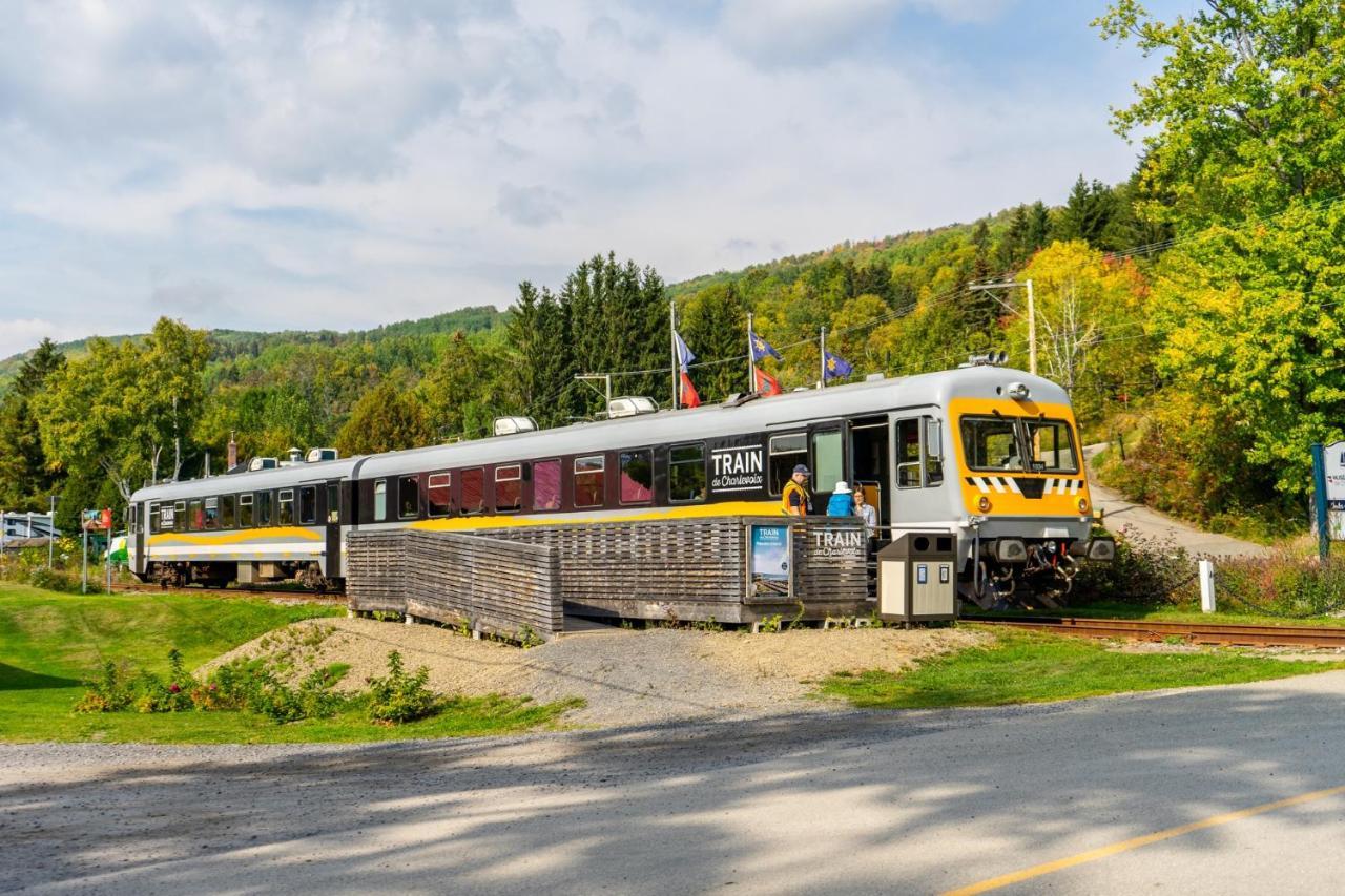 Auberge De La Rive De Charlevoix - Auberge De Jeunesse Familiale Pour Voyageurs De Tous Ages Saint-Joseph-de-la-Rive 外观 照片