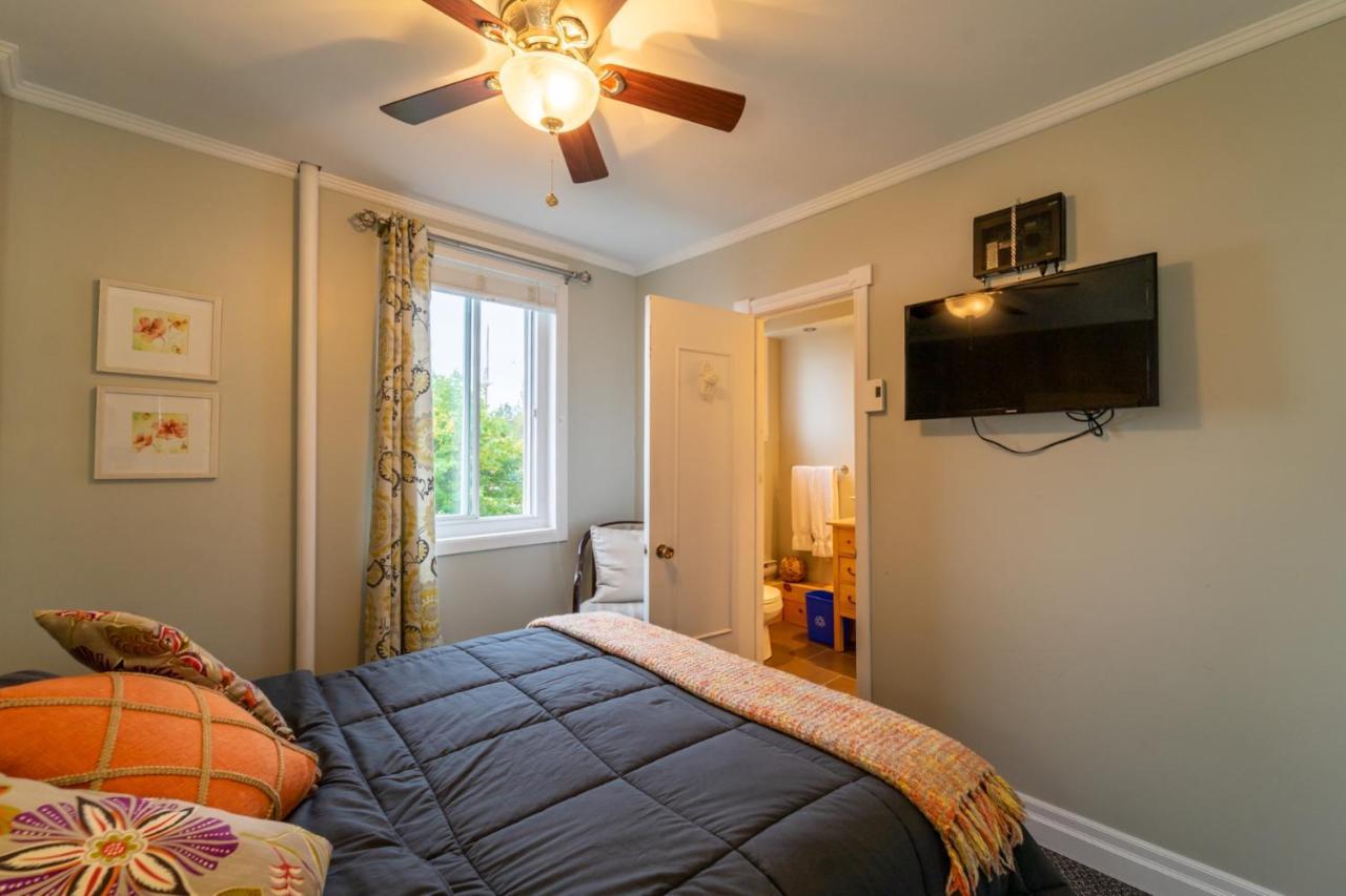 Auberge De La Rive De Charlevoix - Auberge De Jeunesse Familiale Pour Voyageurs De Tous Ages Saint-Joseph-de-la-Rive 外观 照片