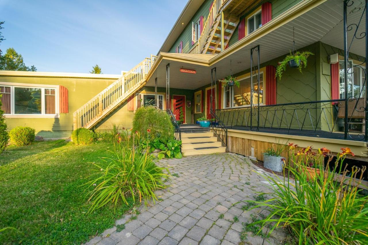 Auberge De La Rive De Charlevoix - Auberge De Jeunesse Familiale Pour Voyageurs De Tous Ages Saint-Joseph-de-la-Rive 外观 照片